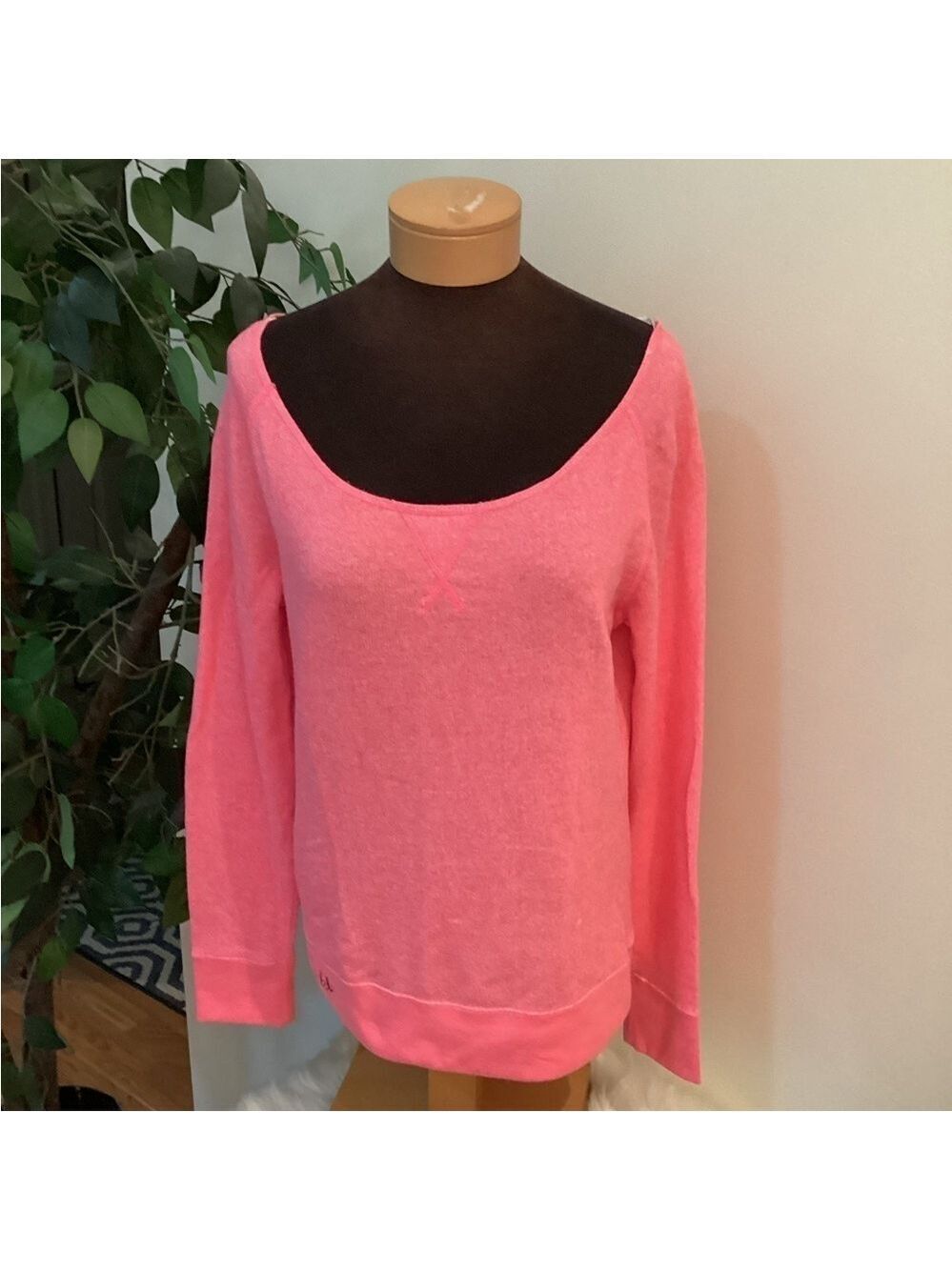 LUCKLESS Woman’s Large pull over scoop neck sweatshirt pink & white long…